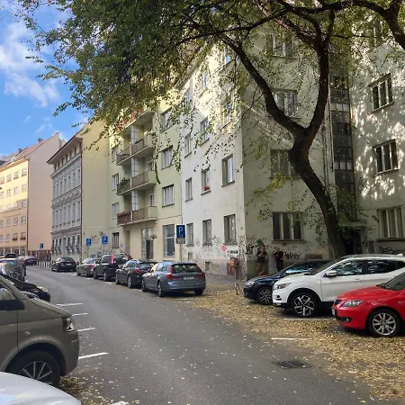 Apartmán Old In Bratislava/big Loft/110m2/tv/internet Bratislava